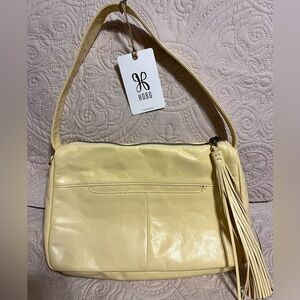 HOBO "KOLE" purse, beautiful butter color, 100%genuine leather, NWT, dust cover.